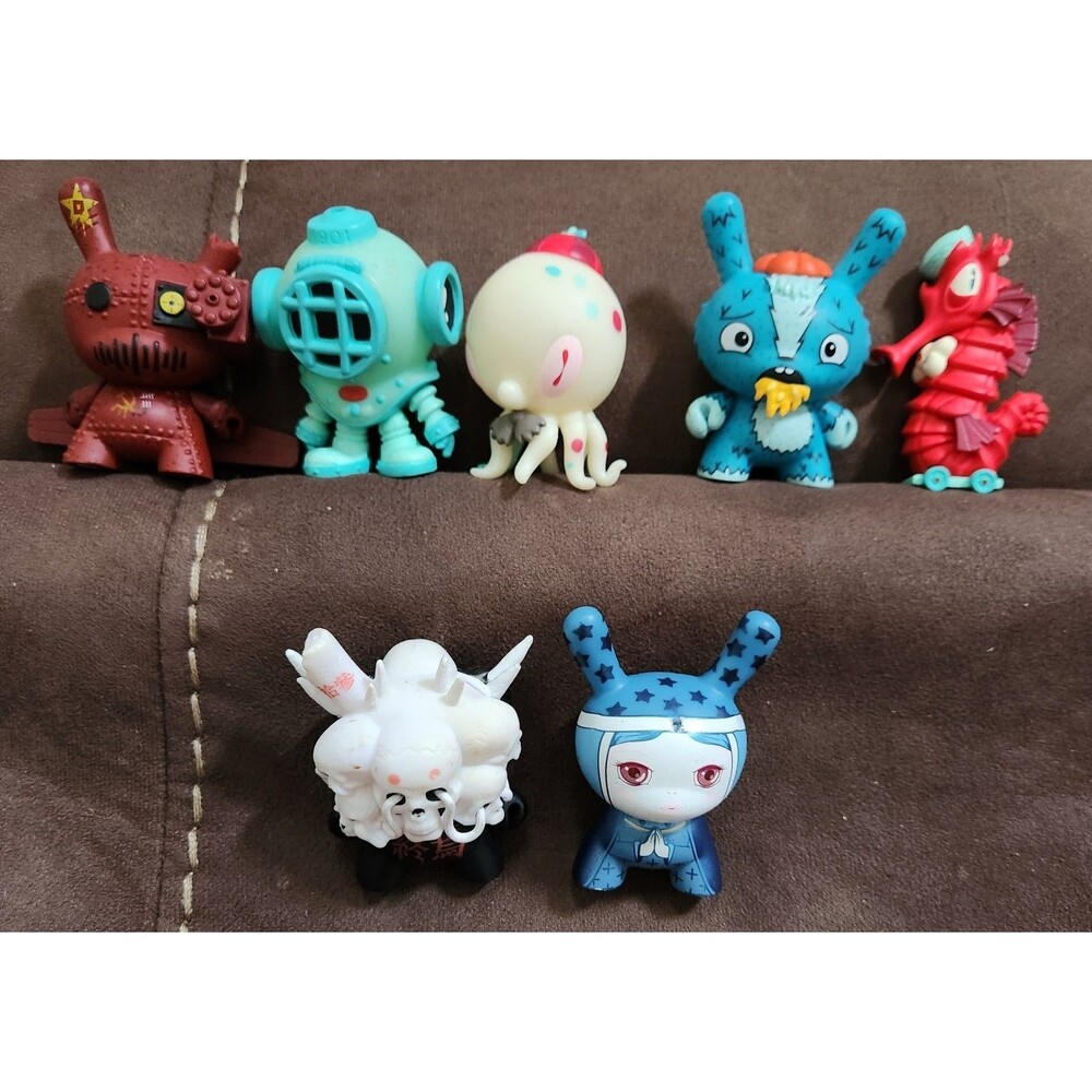 Lot of 7 Kidrobot dunny Vinyl Figures Incomplete (no pumpkin,no other accessorie